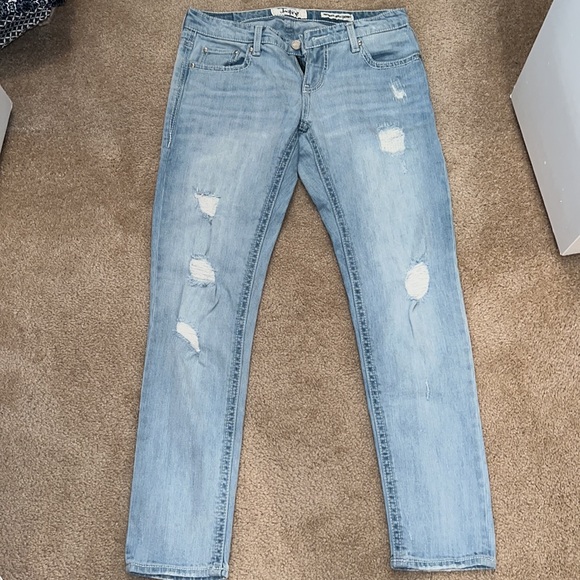 Daytrip Jeans from The Buckle. - Picture 2 of 5